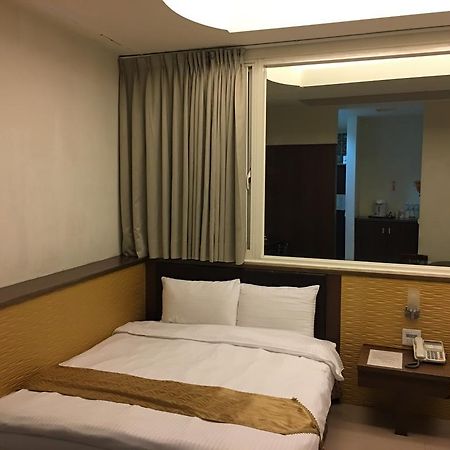 Ri Yue Hu Pan Resort Юйчи Экстерьер фото